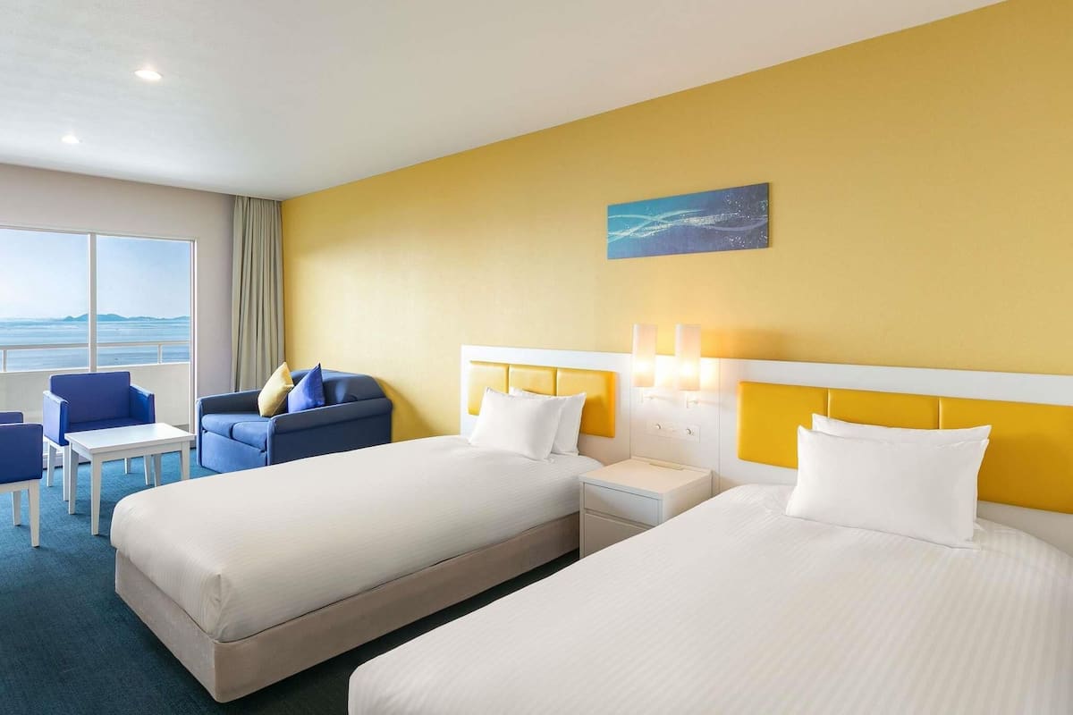 Standard Room, 3 Twin Beds, Ocean View (Mediterranean Style) | Desk, iron/ironing board, bed sheets