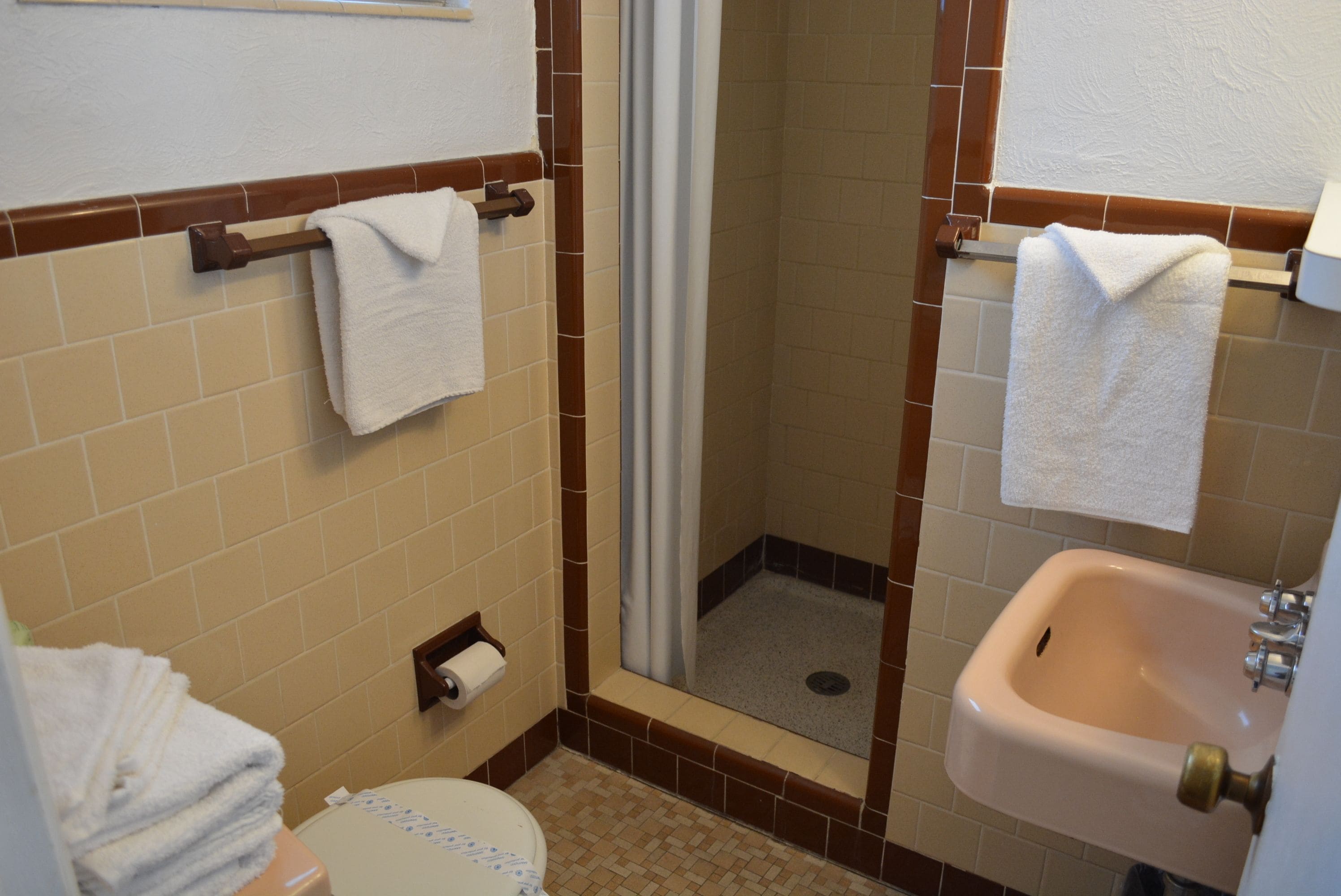 Photo - Royal Court Motel