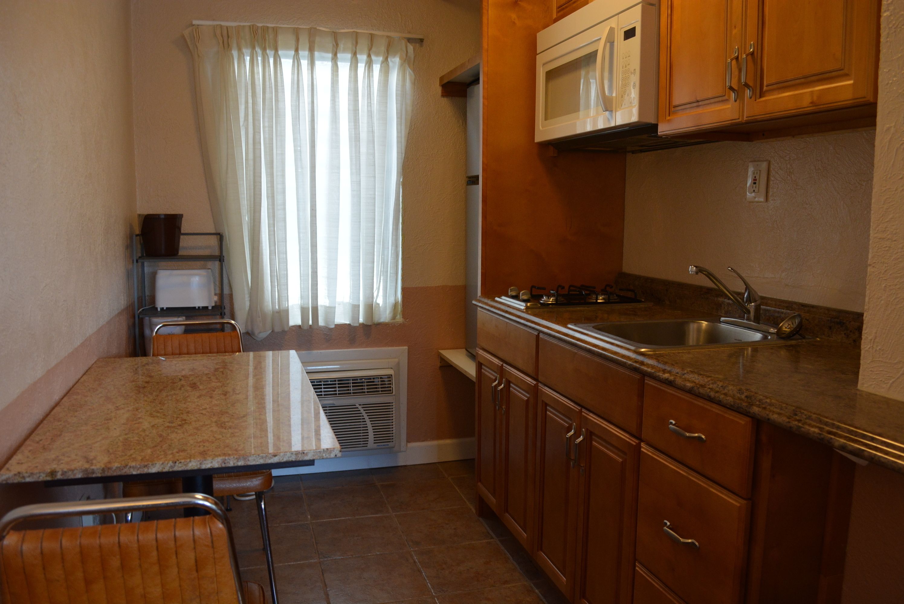 Photo - Royal Court Motel