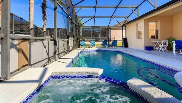 Outdoor pool - Premier Vacation Homes - Davenport (Davenport)