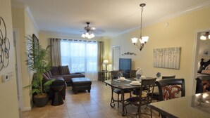 Superior Condo, 3 Bedrooms | In-room dining - Premier Vacation Homes - Davenport (Davenport)