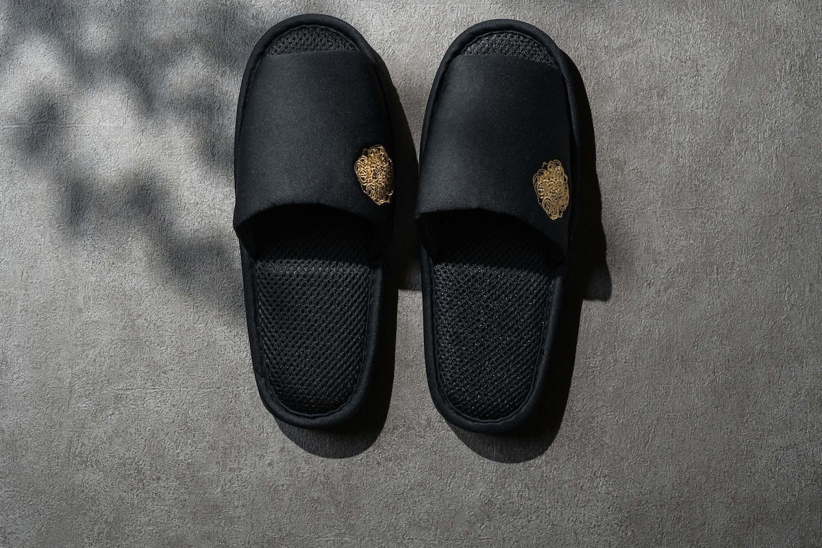 Premium bedding, down comforters, in-room safe, desk