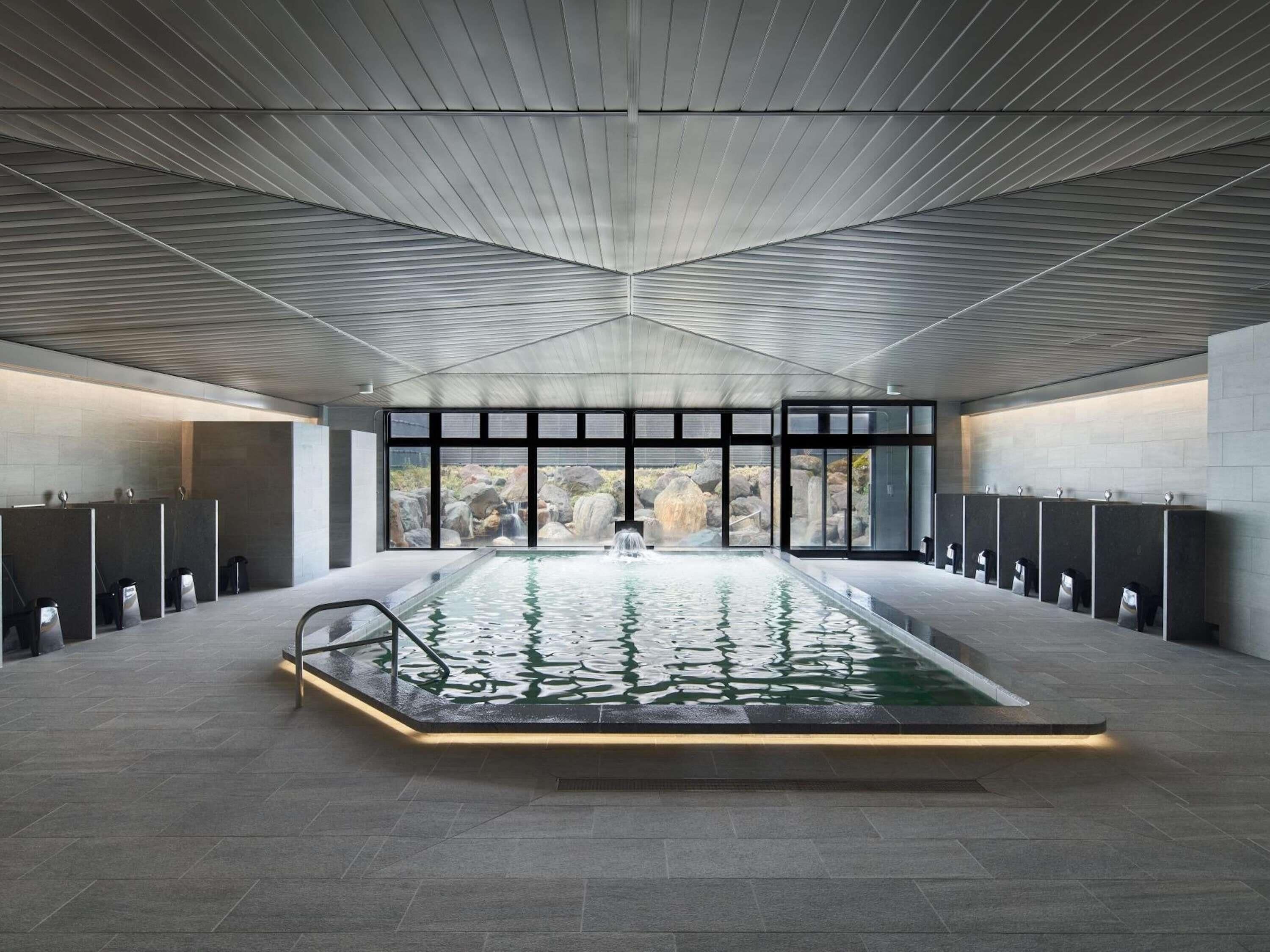 Premium bedding, down comforters, in-room safe, desk