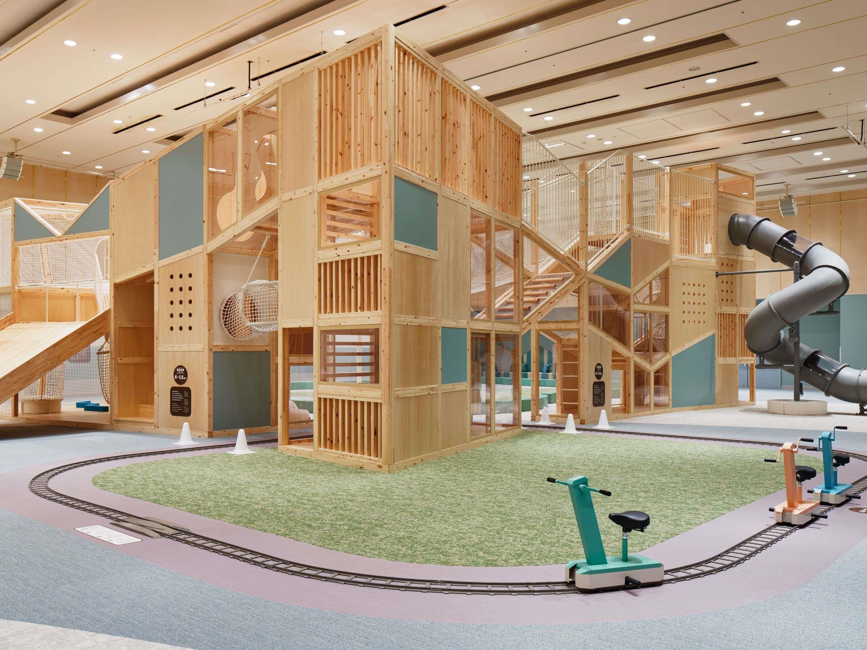 高級寢具、羽絨被、客房內保險箱、書桌