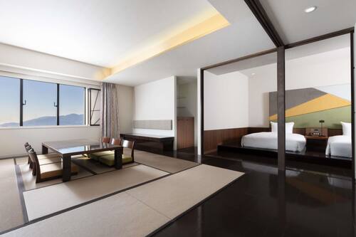 Executive Family Suite, Japanese-Western Style, 2 Twin Beds and 4 Futon Beds, Mountain View