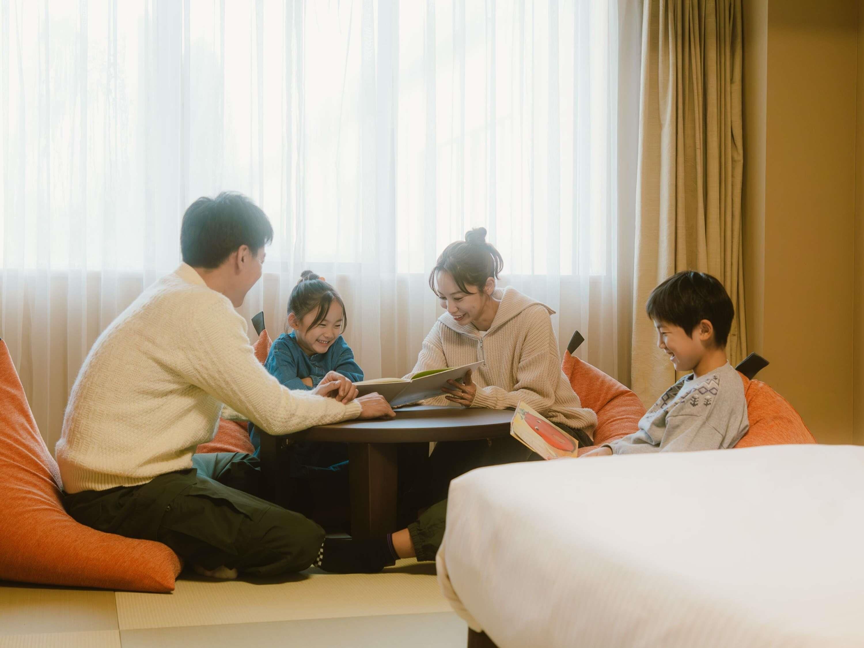 Classic Room (Japanese-Western Style. 2 Twin Beds and 3 Futon Beds)