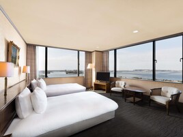 经典套房, 2 张单人床 | 客房内保险箱、熨斗/熨板、免费 WiFi、床单