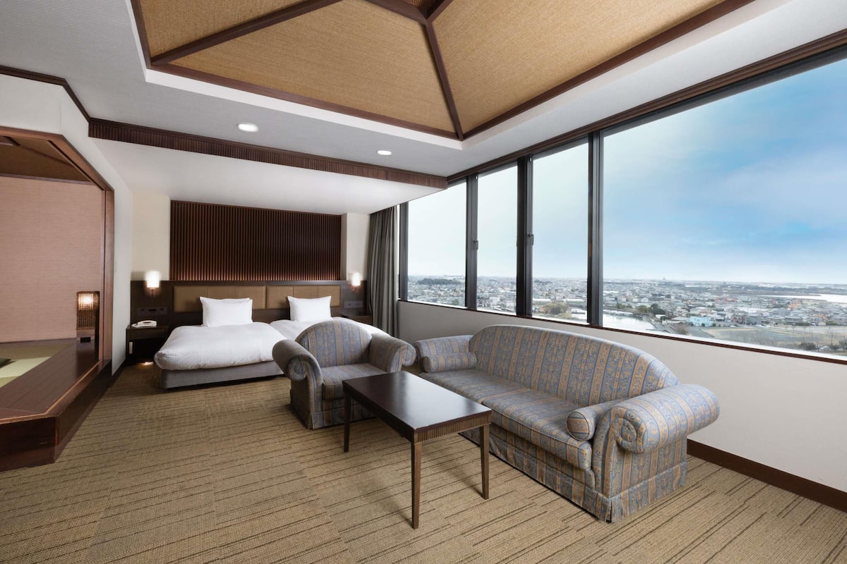 Classic Suite, Multiple Beds (Japanese Western Style) | In-room safe, iron/ironing board, free WiFi, bed sheets