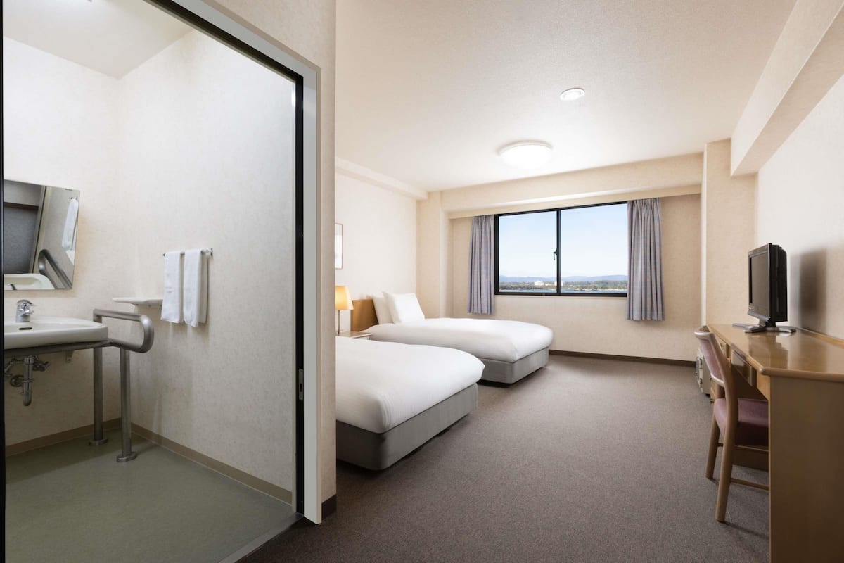 In-room safe, iron/ironing board, free WiFi, bed sheets