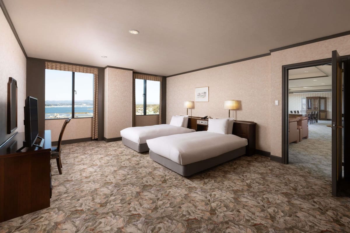 Classic Suite, 2 Twin Beds | In-room safe, iron/ironing board, free WiFi, bed sheets