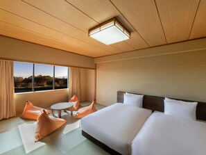 Standard Room (Modern Japanese Style) | In-room safe, iron/ironing board, free WiFi, bed sheets - Grand Mercure Lake Hamana Resort & Spa (Hamamatsu)