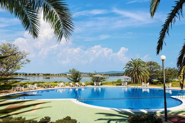 Seasonal outdoor pool