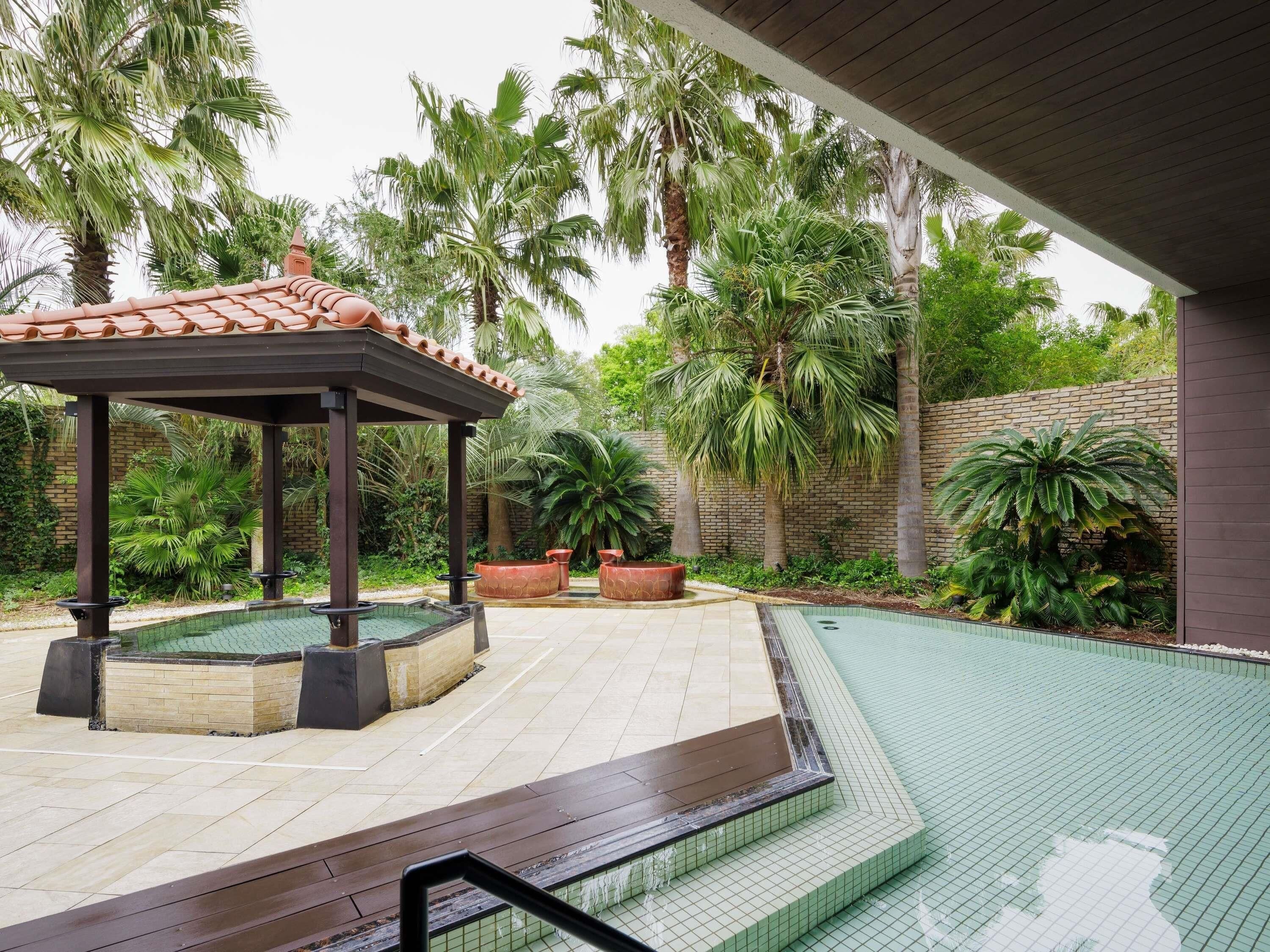 Tallelokero huoneessa, silitysrauta/-lauta, ilmainen Wi-Fi