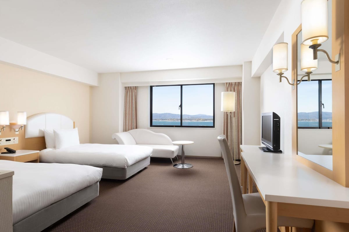 In-room safe, iron/ironing board, free WiFi, bed sheets