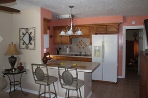 คลาสสิกคอทเทจ, 1 ห้องนอน, ปลอดบุหรี่ | ครัวส่วนตัว | ตู้เย็น, ไมโครเวฟ, เตาประกอบอาหาร, เครื่องชงกาแฟ/ชา