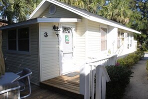 ด้านหน้าที่พัก