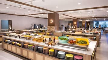 Desayuno buffet (JPY 3200 por persona)