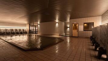 Classic Room, 2 Twin Beds, Pets Allowed | Premium bedding, down comforters, in-room safe, desk
