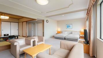 Classic Suite, 2 Twin Beds (Japanese Western Style) | Premium bedding, down comforters, in-room safe, desk