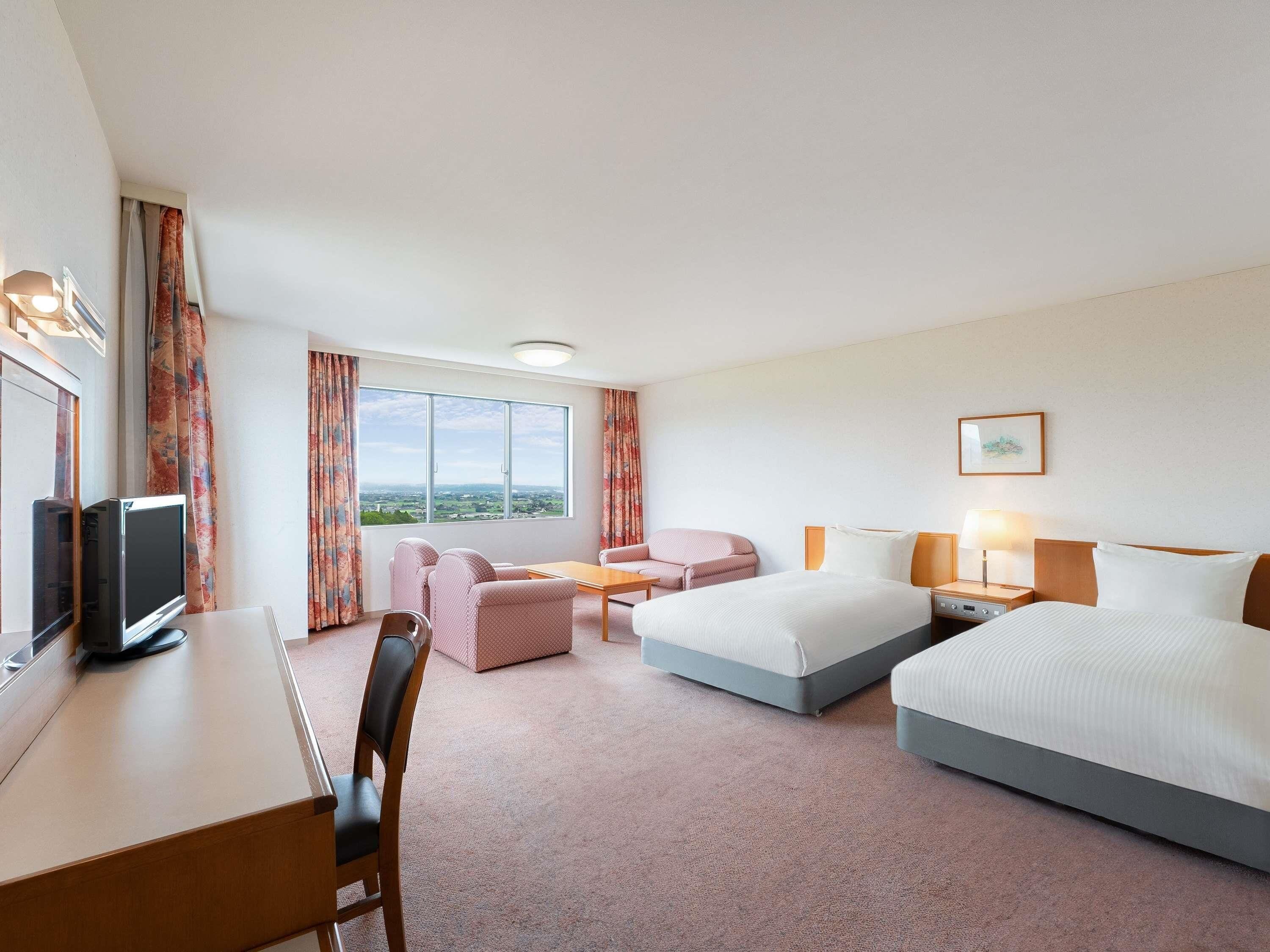 经典客房, 2 张单人床 | 高档床上用品、羽绒被、客房内保险箱、办公桌