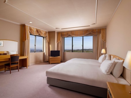 Deluxe Suite, Multiple Beds | Premium bedding, down comforters, in-room safe, desk. Mercure Toyama Tonami Resort & Spa
