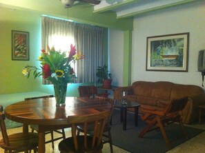 TV 21-inch có truyền hình cáp 