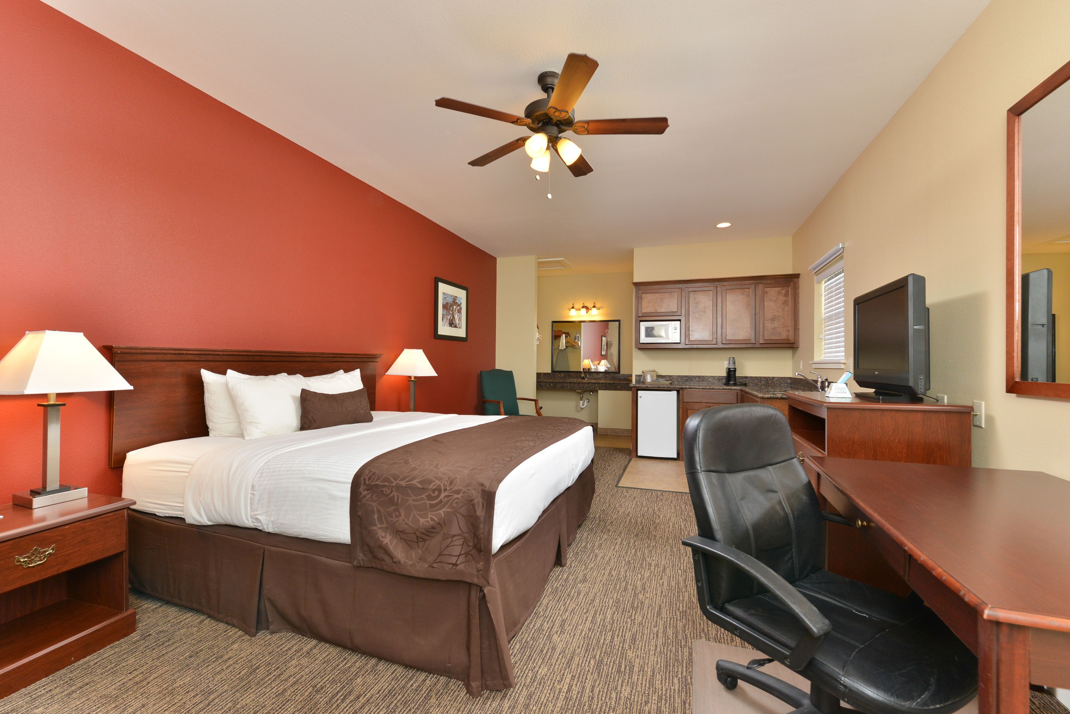 standard single room, 1 king bed | desk, iron/ironing board, free cots/infant beds, rollaway beds