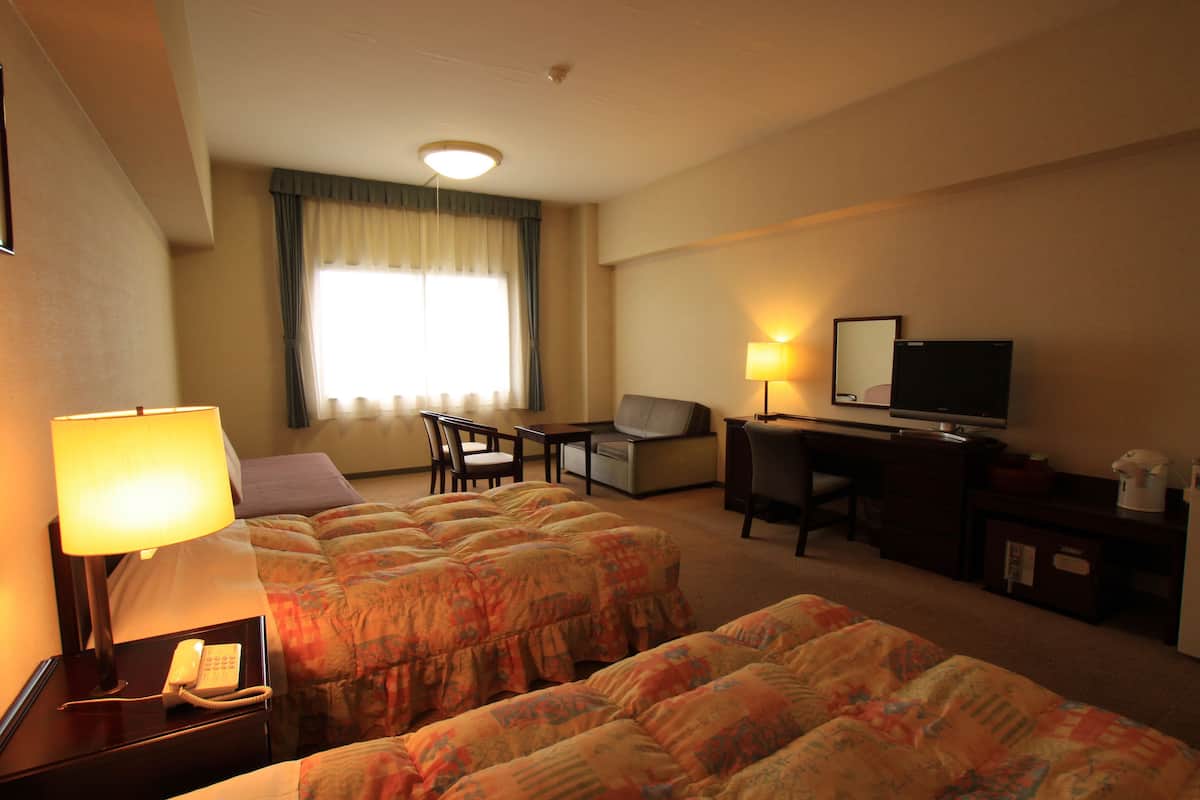 In-room safe, desk, iron/ironing board, free WiFi