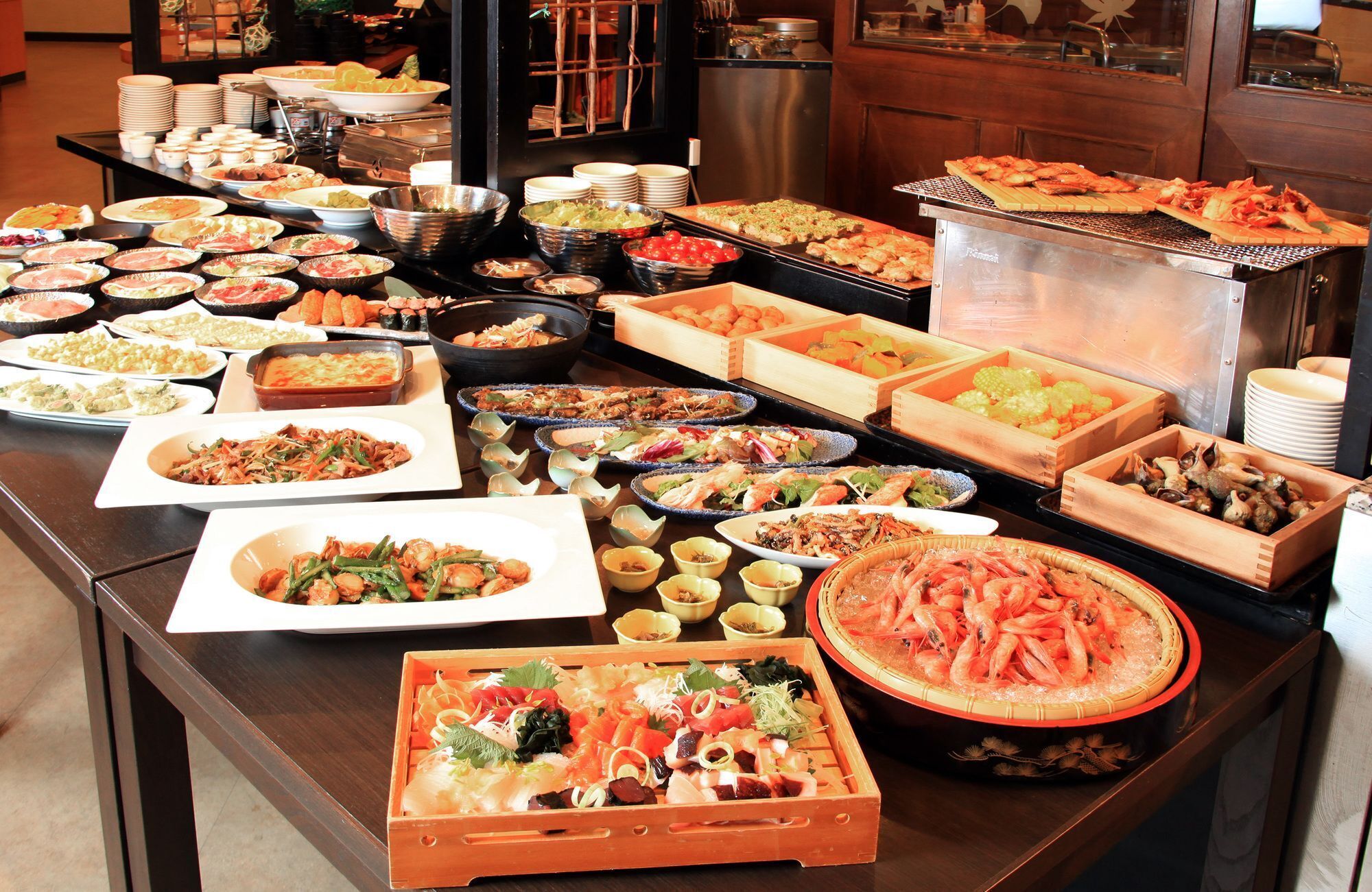 Breakfast and dinner served, French cuisine