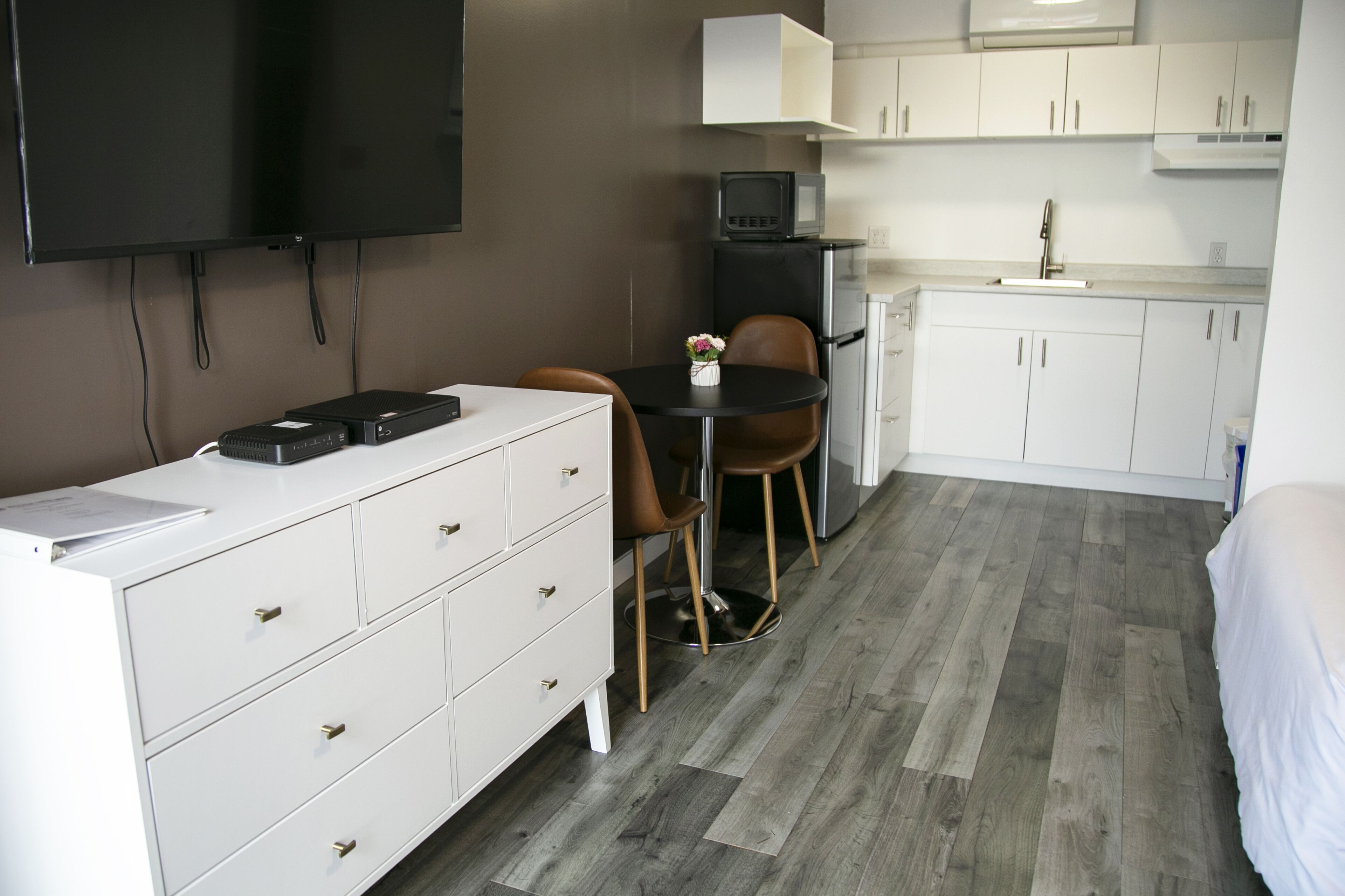 Doppelzimmer, 2 Doppelbetten | Kostenlose Minibar, individuell dekoriert, individuell eingerichtet