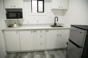 Kitchenette , 2 Double Beds Room, Ocean View