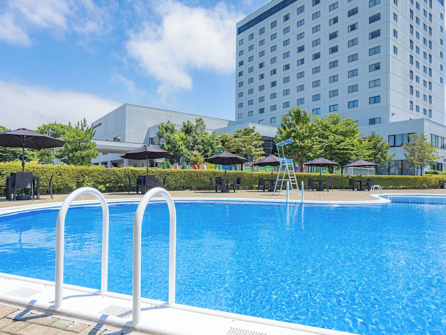 Seasonal outdoor pool