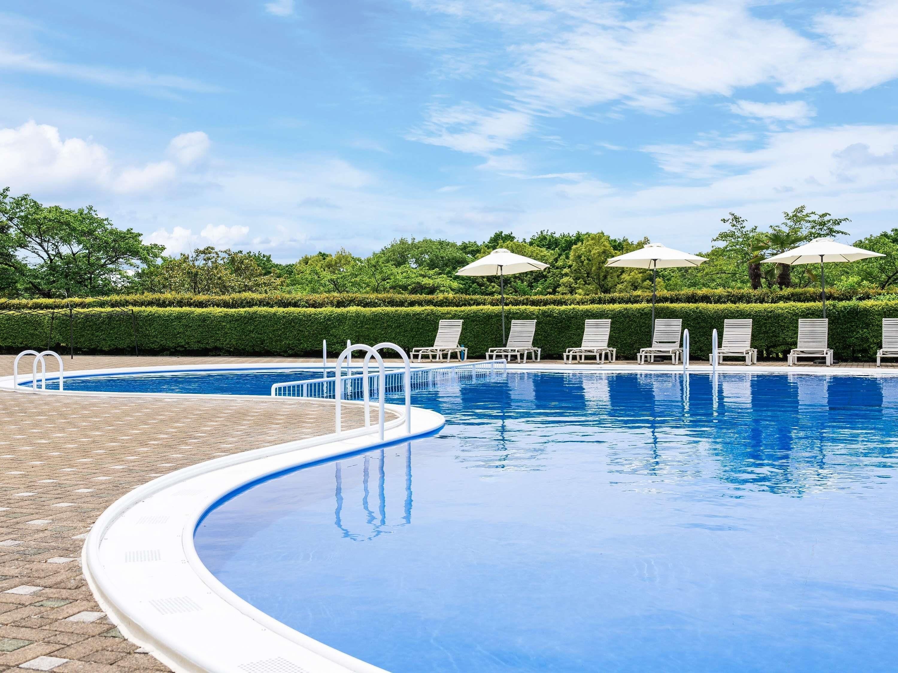 Seasonal outdoor pool