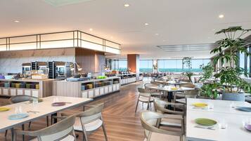 Breakfast and dinner served, local and international cuisine