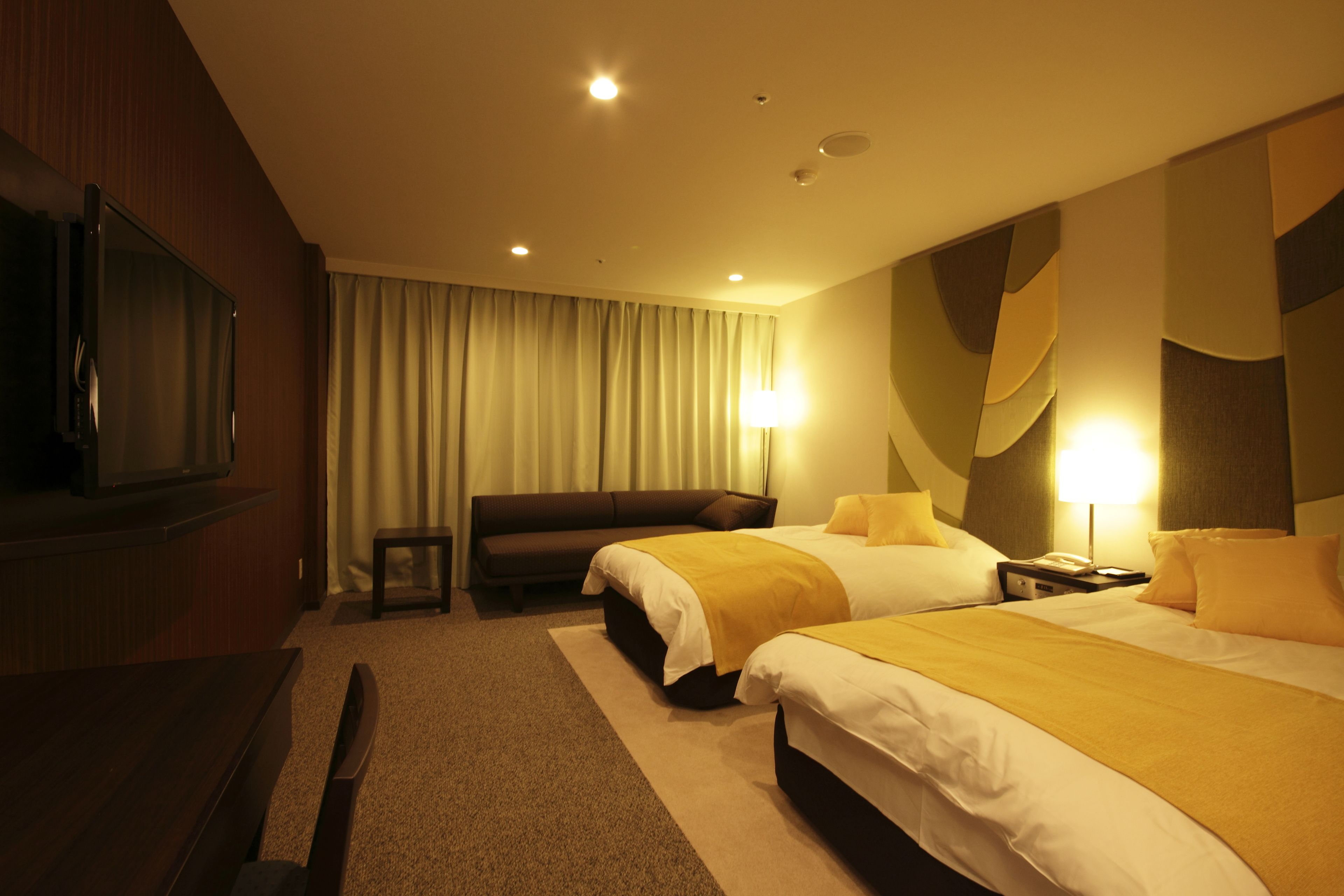 [forest view/ top floor] luxury twin room with separate bathroom and toilet (non-smoking) | 2 bedrooms, in-room safe, free wifi, bed sheets