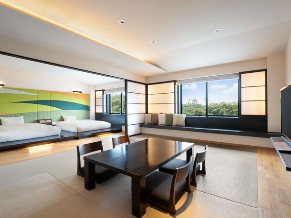 Junior Suite with 2 single beds,  4 futon beds, Forest view