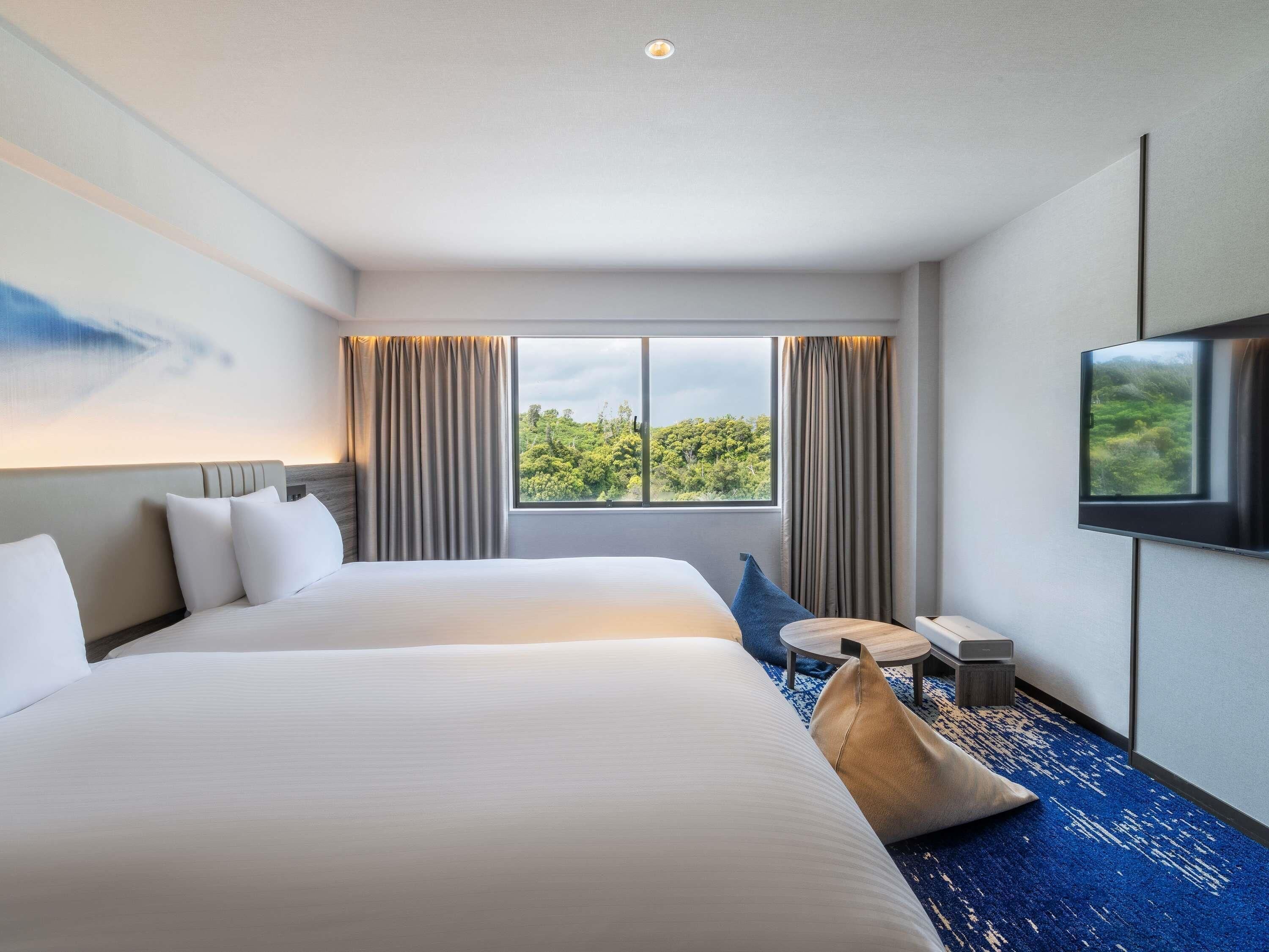 Superior Room with 3 single beds, 2 extra bed Forest view | 2 bedrooms, in-room safe, free WiFi, bed sheets