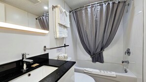 Basic Room, 2 Queen Beds (Pet Friendly) | Bathroom