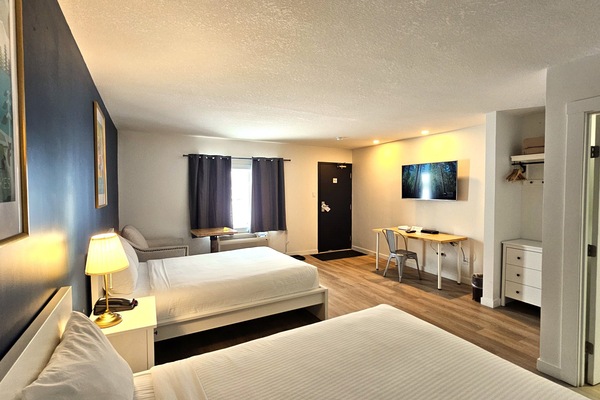 Standard Double Room, 2 Queen Beds, Kitchen | Room amenity