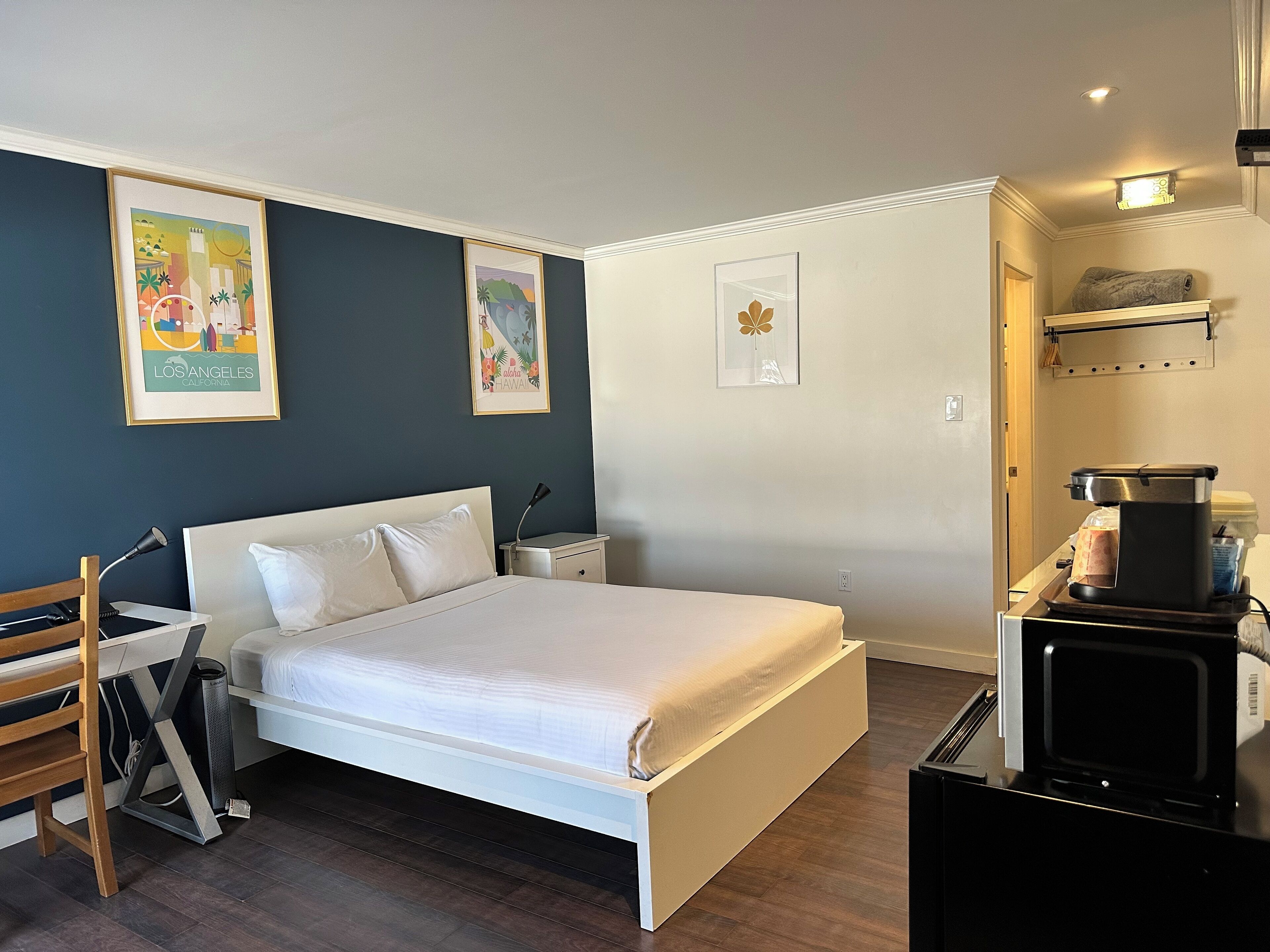 Basic Room, 1 Queen Bed (Pet Friendly) | Desk, laptop workspace, soundproofing, iron/ironing board