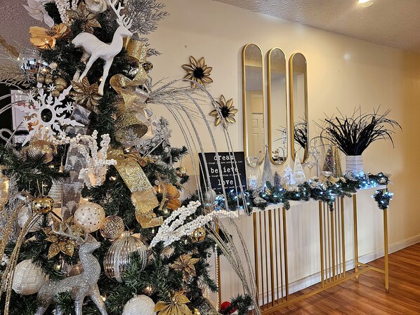 Free daily full breakfast - Cloud 9 Inn (Whitecourt)