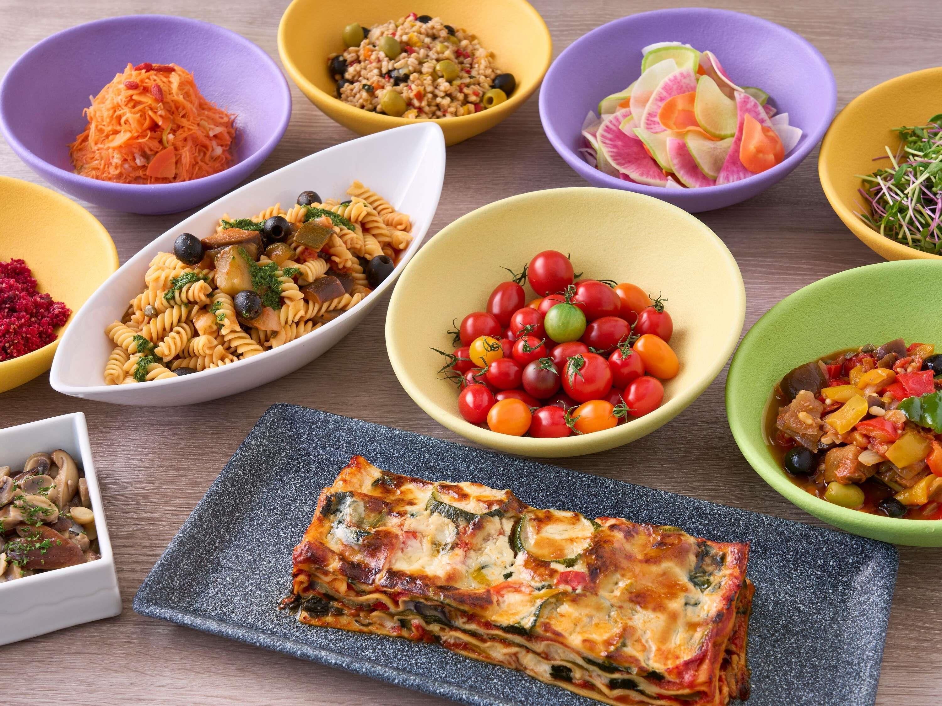 Daily buffet breakfast (JPY 3200 per person)