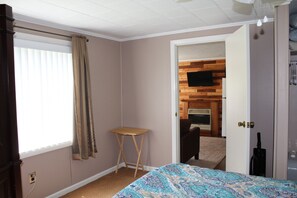 Living area - Hemlock Campground And Cottages (Tobyhanna)