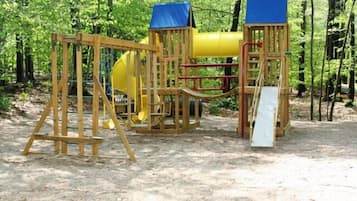 室外兒童遊樂區
