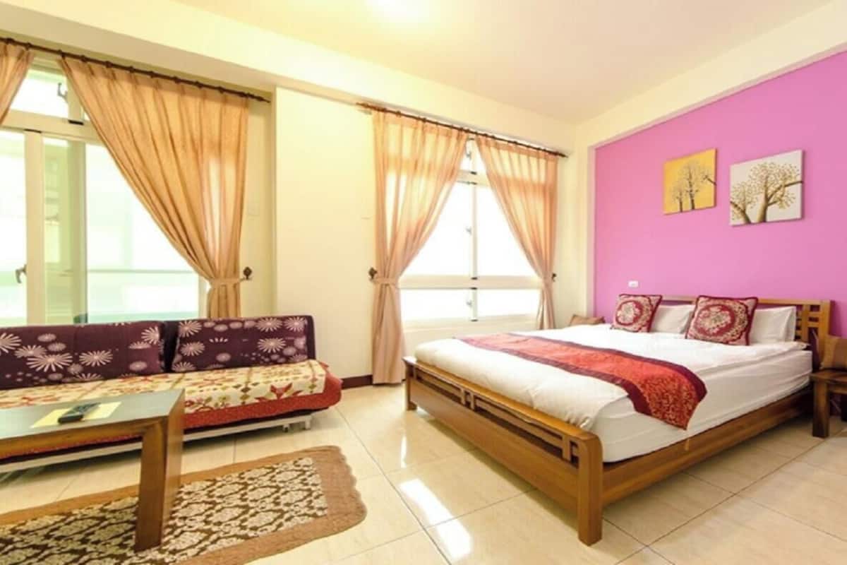 Deluxe Double Room, 1 Queen Bed | Down comforters, individually furnished, blackout drapes, soundproofing