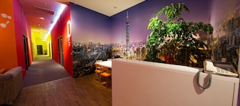 SleepBox Hotel - Ximen