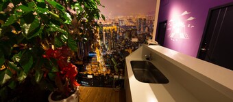 SleepBox Hotel - Ximen