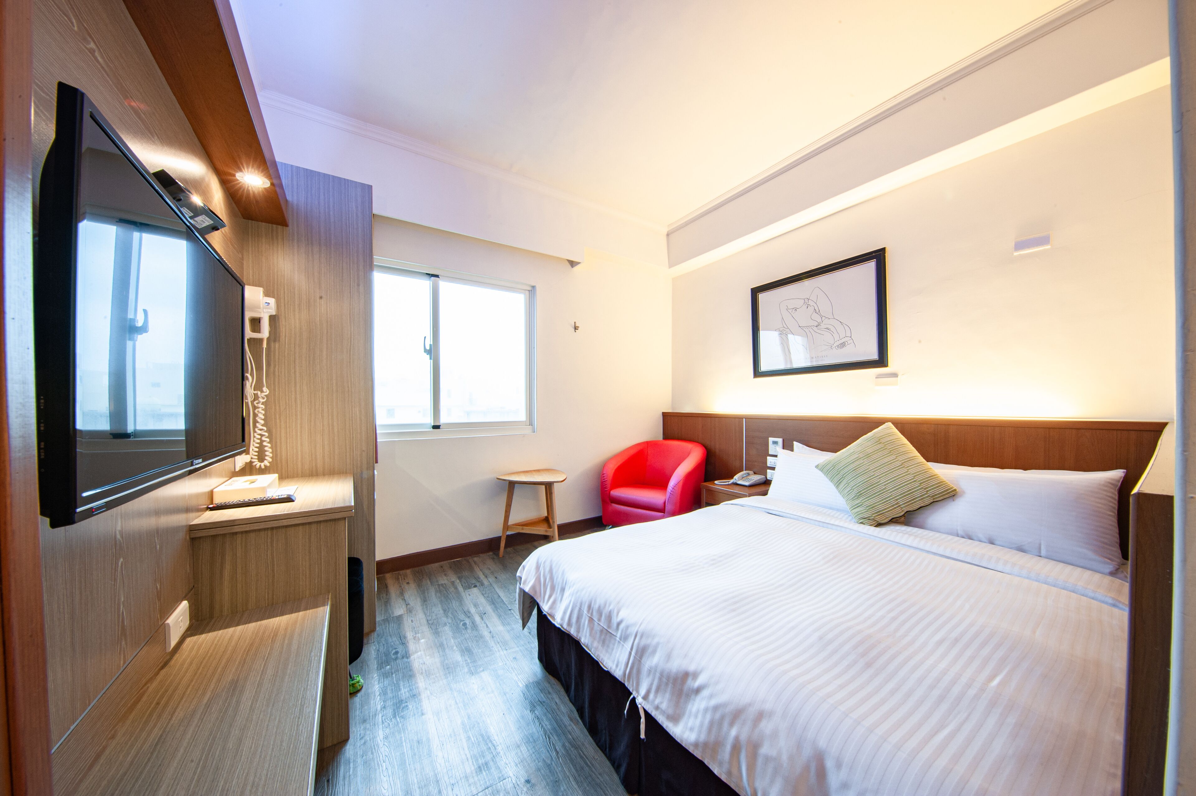 honeymoon double room | blackout curtains, free wifi, bed sheets