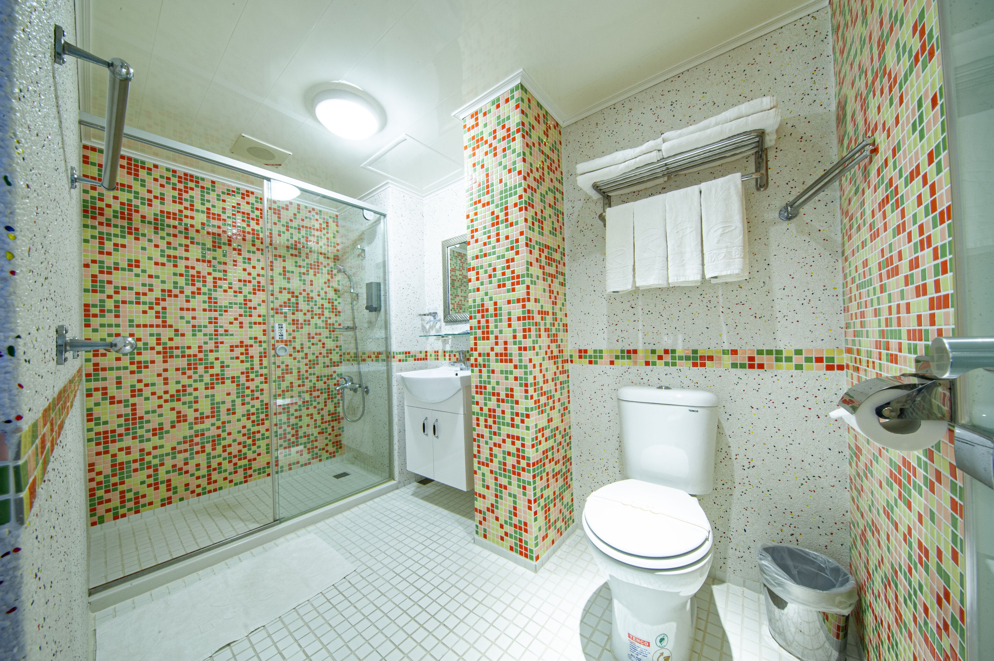 royal suite | bathroom | hair dryer, towels, shampoo, toilet paper