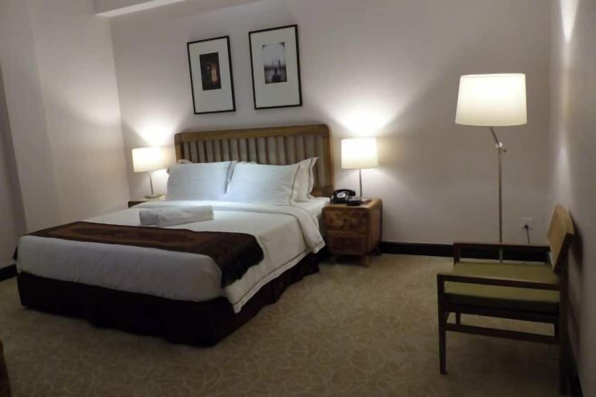 In-room safe, desk, blackout curtains, soundproofing